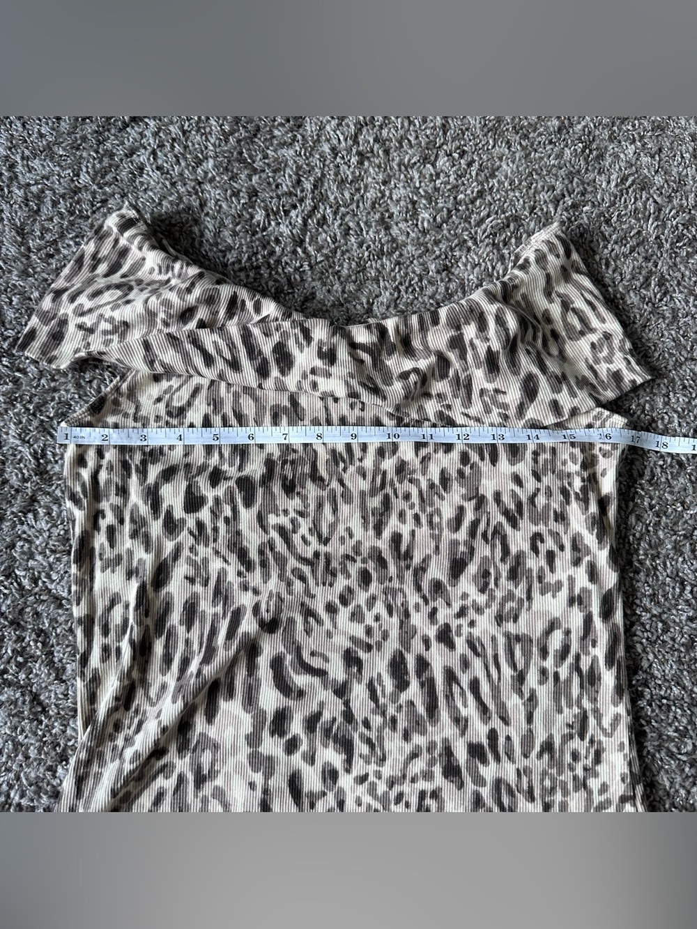 Off-Shoulder Leopard Print Top - Picture 7 of 8